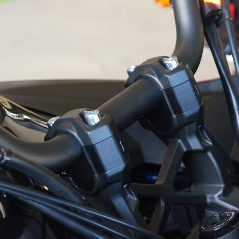 Handlebar risers 25 mm for Kawasaki Versys 1000 & Versys 1000 SE 2015-