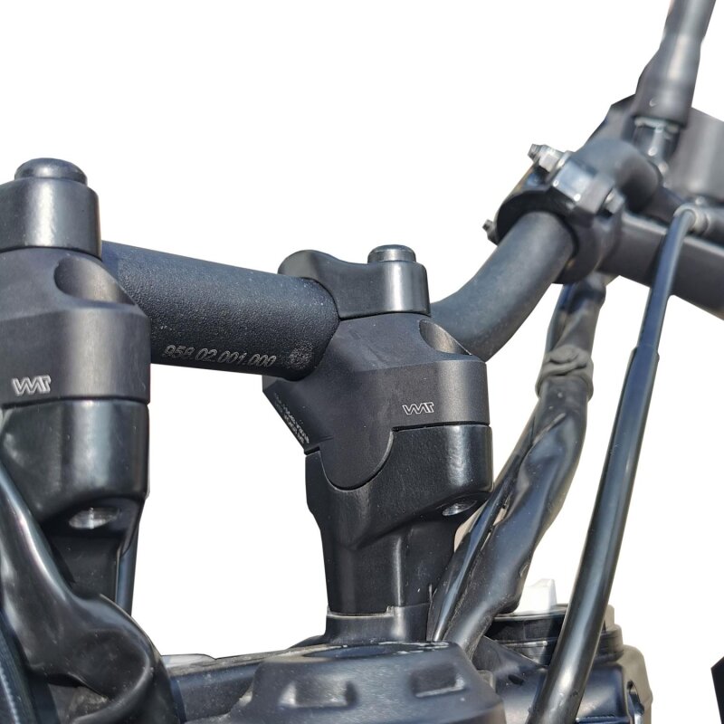 Lenkererhöhung 30mm mit 18mm Versatz für KTM 390 Adventure ab 2019-> schwarz eloxiert