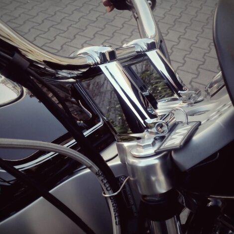 Handlebar riser with offset for BMW R1200C versions