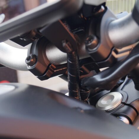 Handlebar risers 30 mm with offset 21 mm for Yamaha MT-07 2021-> (RM33 & RM34) black anodized