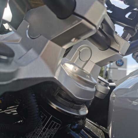 Handlebar risers with offset 30 mm high and 22 mm closer for BMW F 750 GS 18-23